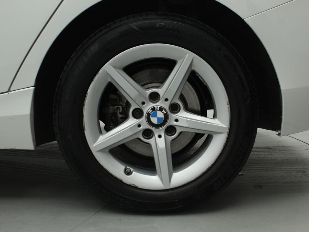BMW Serie 1 116d 8