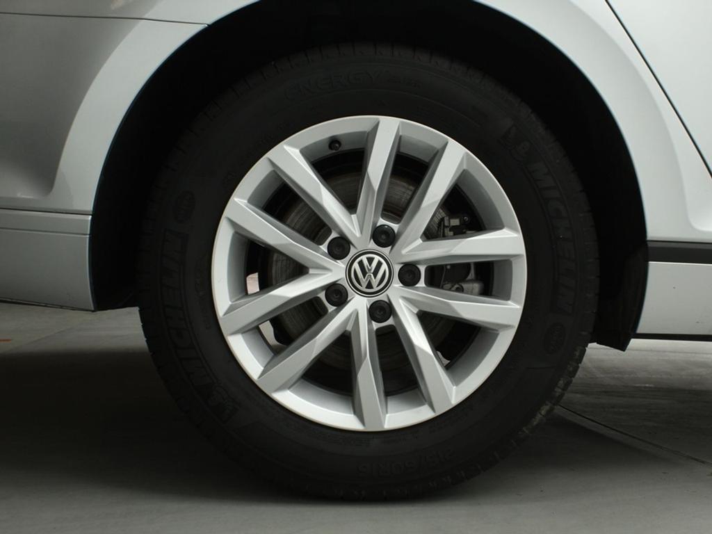 Volkswagen Passat Advance 1.6 TDI 88kW (120CV) 4