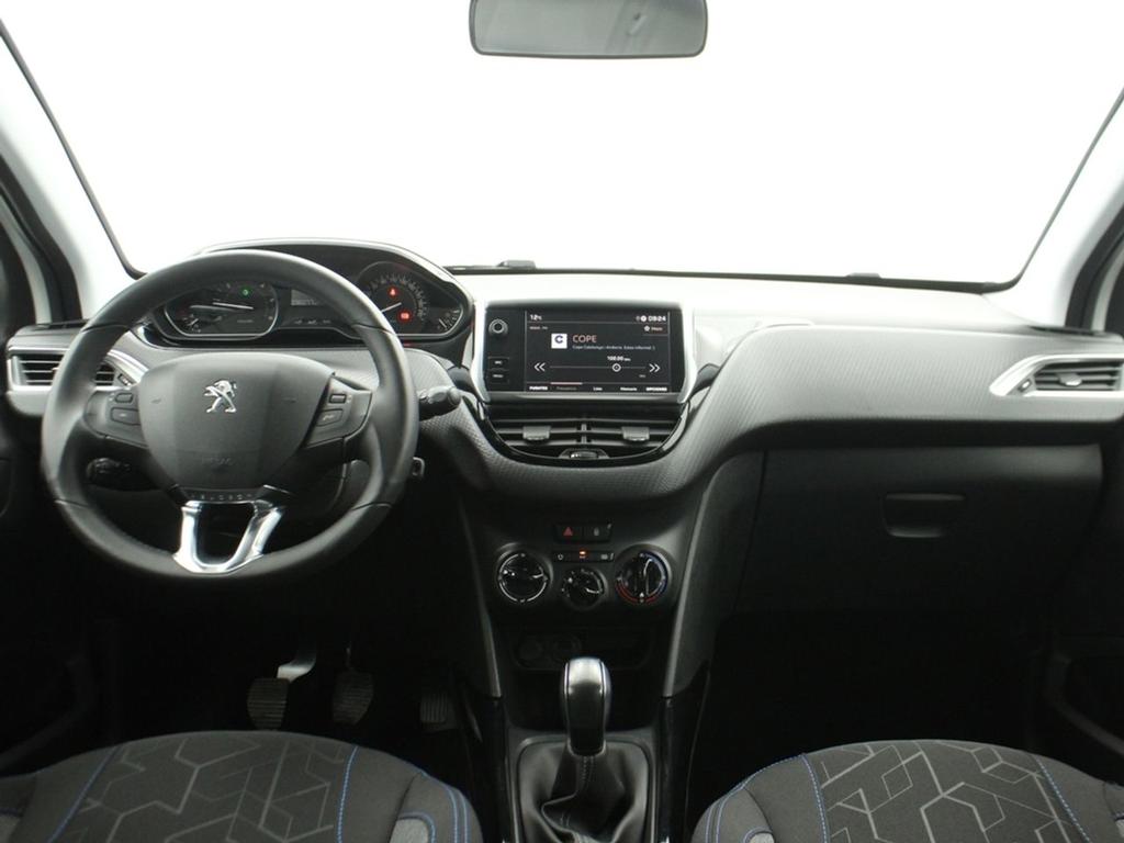 Peugeot 2008 Signature BlueHDi 73KW (100CV) 29