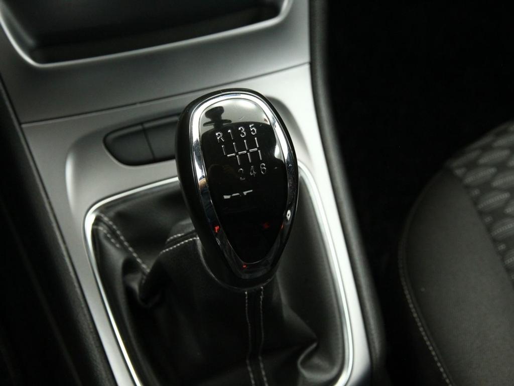 Opel Astra 1.6 CDTi 81kW (110CV) Selective 27