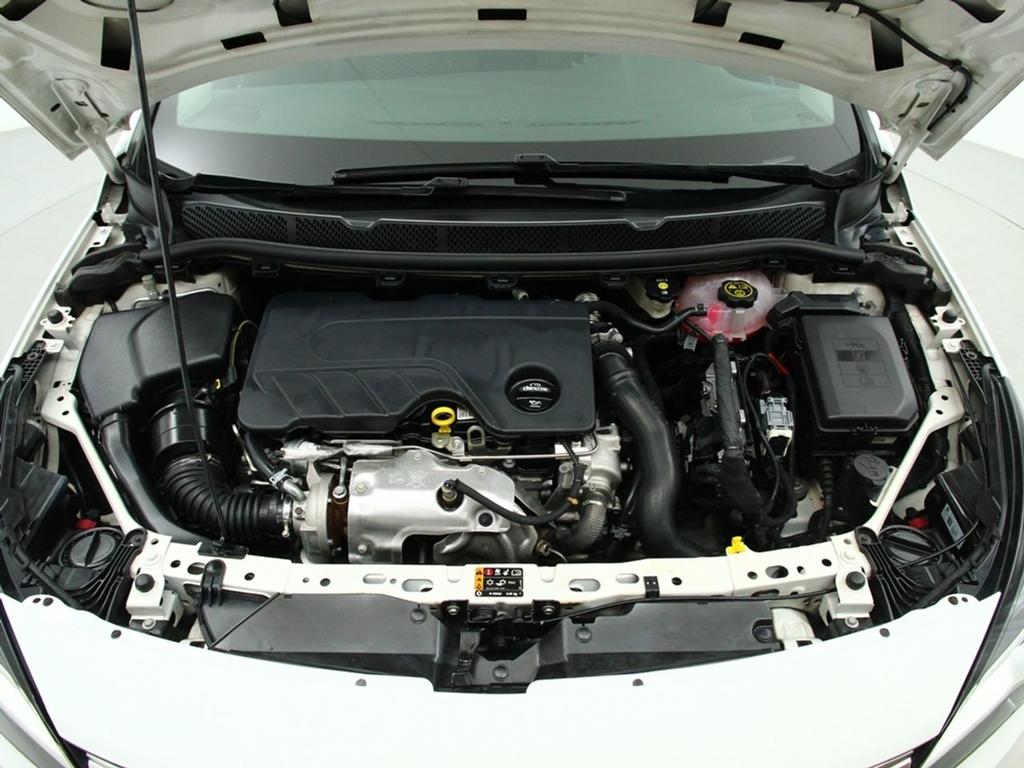 Opel Astra 1.6 CDTi 81kW (110CV) Selective 30