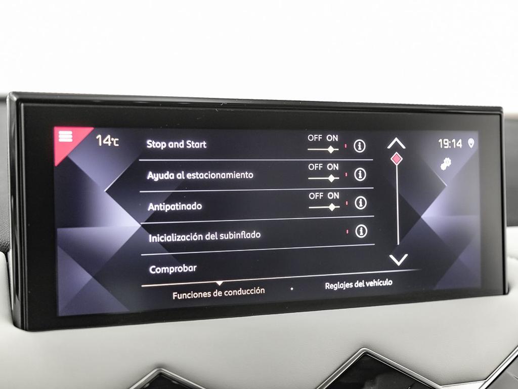 DS Automobiles DS 3 Crossback PureTech 73 kW Manual CONNECTED CHIC 19