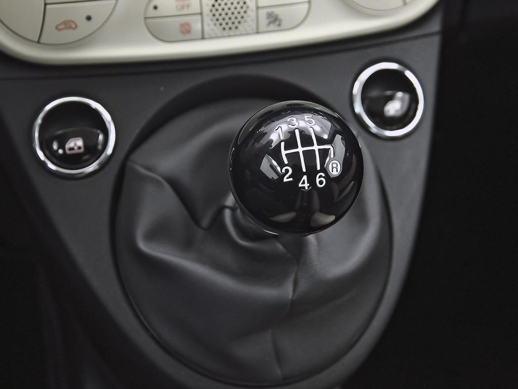 Fiat 500 Dolcevita 1.0 Hybrid 51KW (70 CV) 16