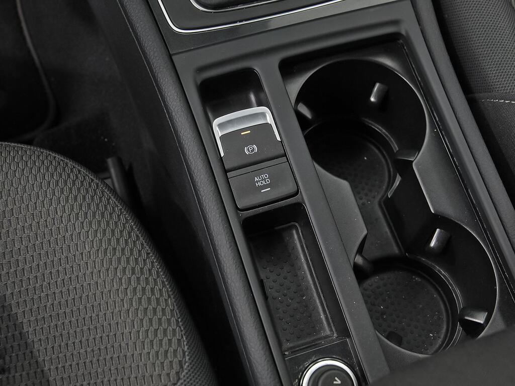 Volkswagen Golf Advance 1.6 TDI 85kW (115CV) 31