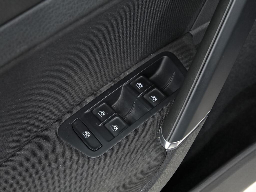 Volkswagen Golf Advance 1.6 TDI 85kW (115CV) 10