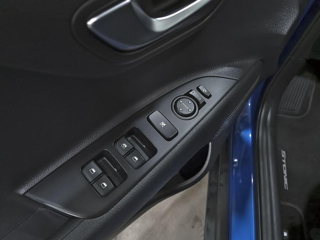 Kia Stonic 1.0 T-GDi 74kW (100CV) MHEV MT Drive 11