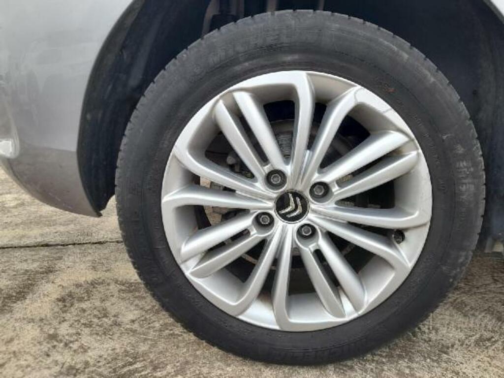 Citroën C4 PureTech 81KW (110CV) Live Edition 13