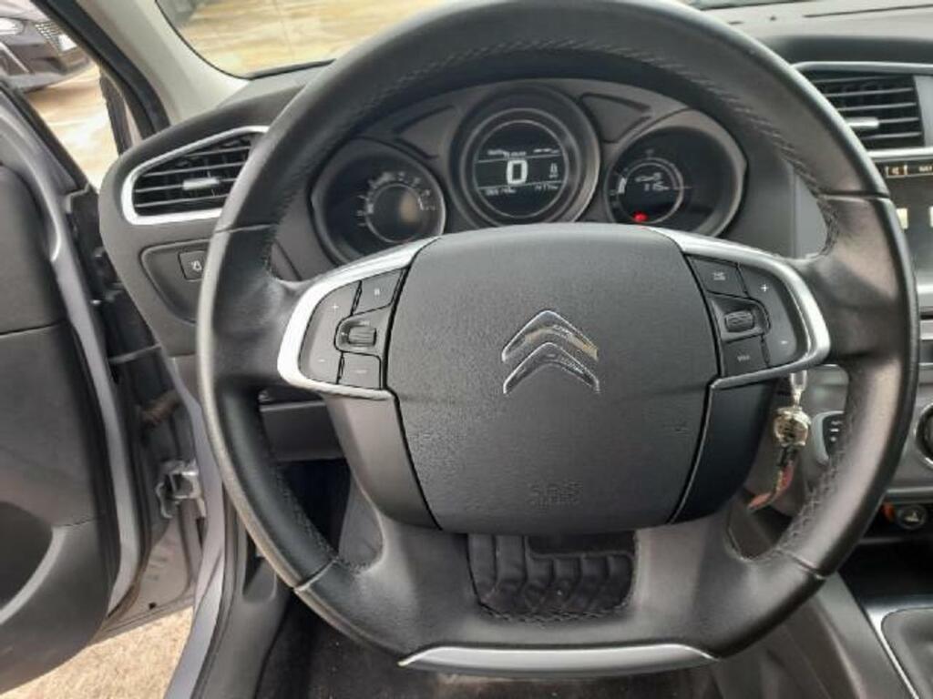 Citroën C4 PureTech 81KW (110CV) Live Edition 9
