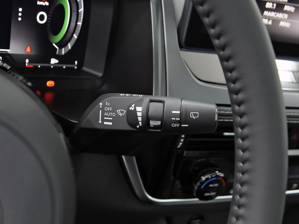 Nissan Qashqai E-POWER 140 KW (190 CV) N-Connecta 12
