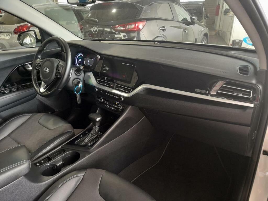Kia Niro 1.6 GDi HEV 104kW (141CV) Drive 23