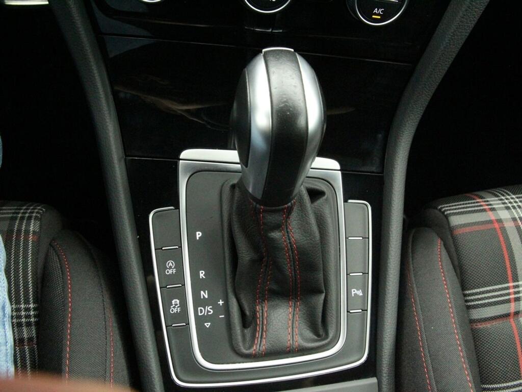 Volkswagen Golf GTI Performance 2.0 TSI 180kW(245CV) DSG 10