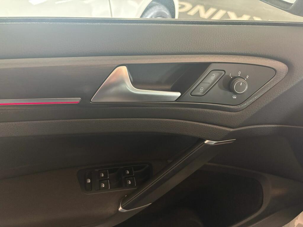 Volkswagen Golf GTI Performance 2.0 TSI 180kW(245CV) DSG 15