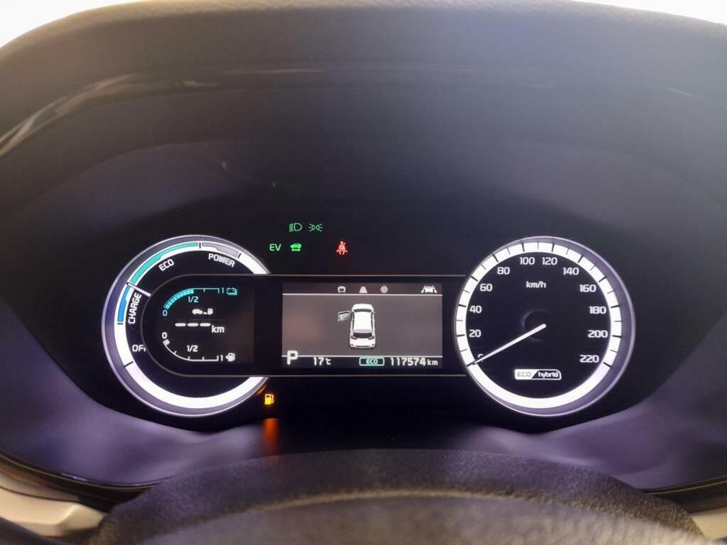 Kia Niro 1.6 GDi HEV 104kW (141CV) Concept 17