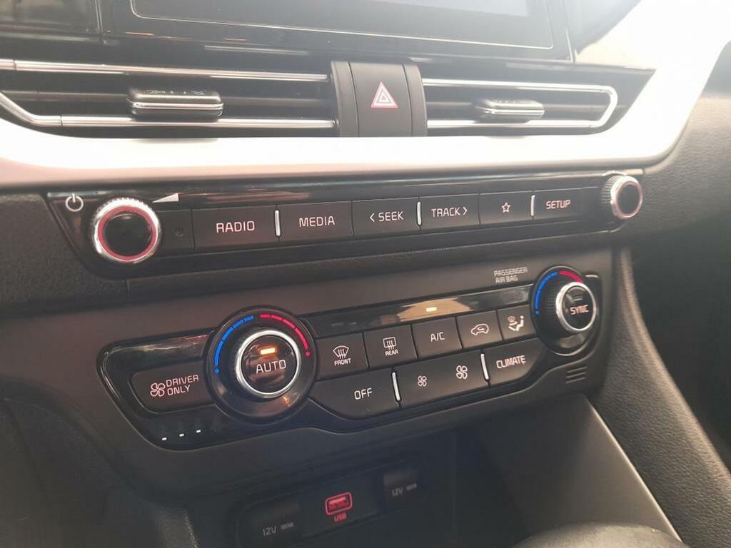 Kia Niro 1.6 GDi HEV 104kW (141CV) Concept 21