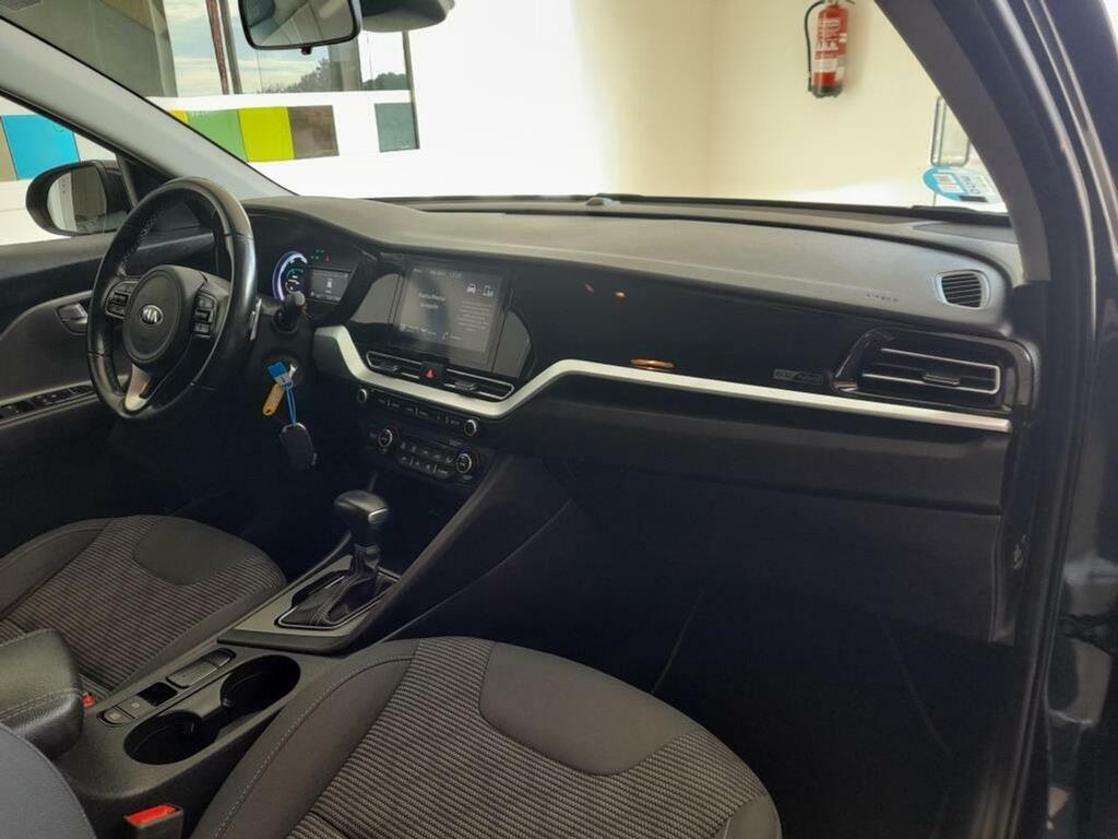 Kia Niro 1.6 GDi HEV 104kW (141CV) Concept 10