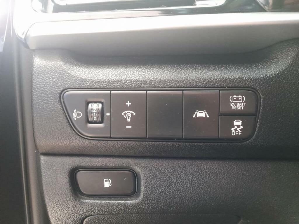 Kia Niro 1.6 GDi HEV 104kW (141CV) Concept 16
