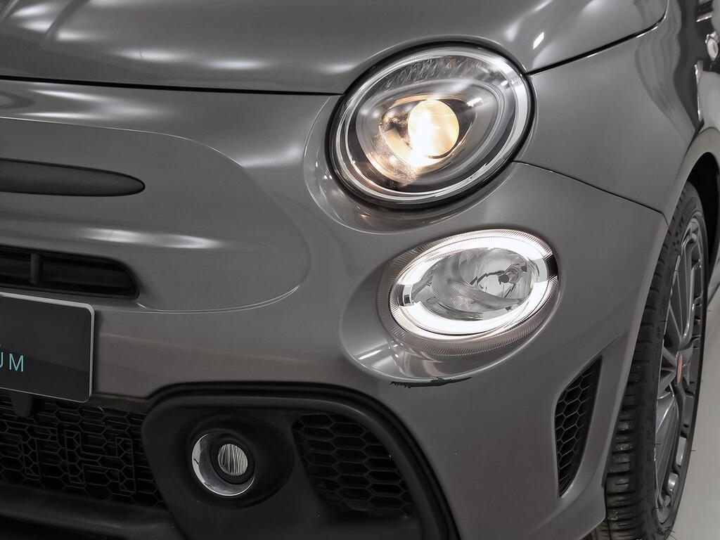 Abarth 500 695C 1.4 16v T-Jet 132kW (180 CV) 30