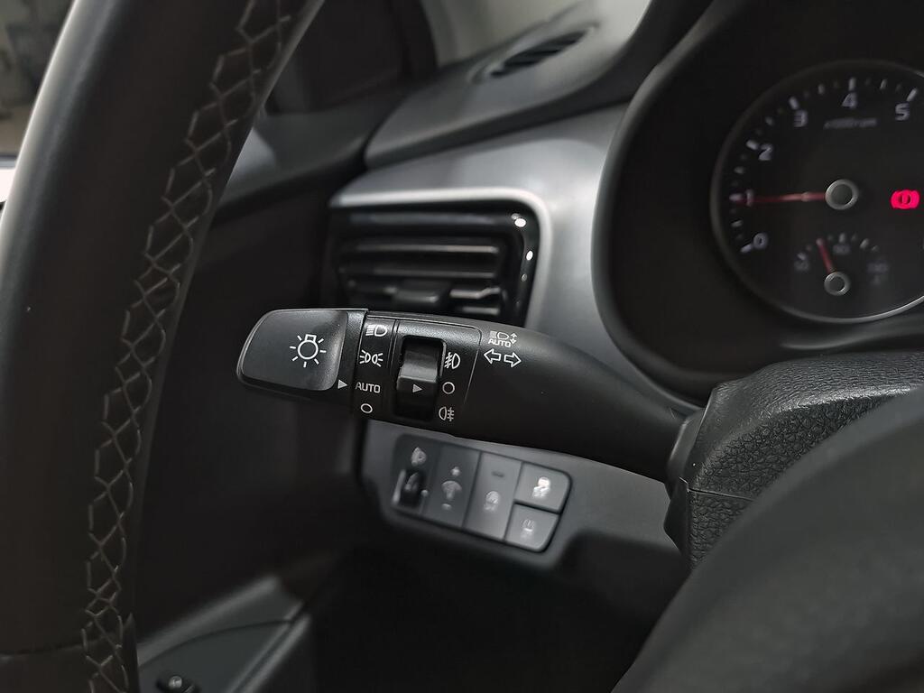 Kia Stonic 1.0 T-GDi 74kW (100CV) MHEV MT Drive 14