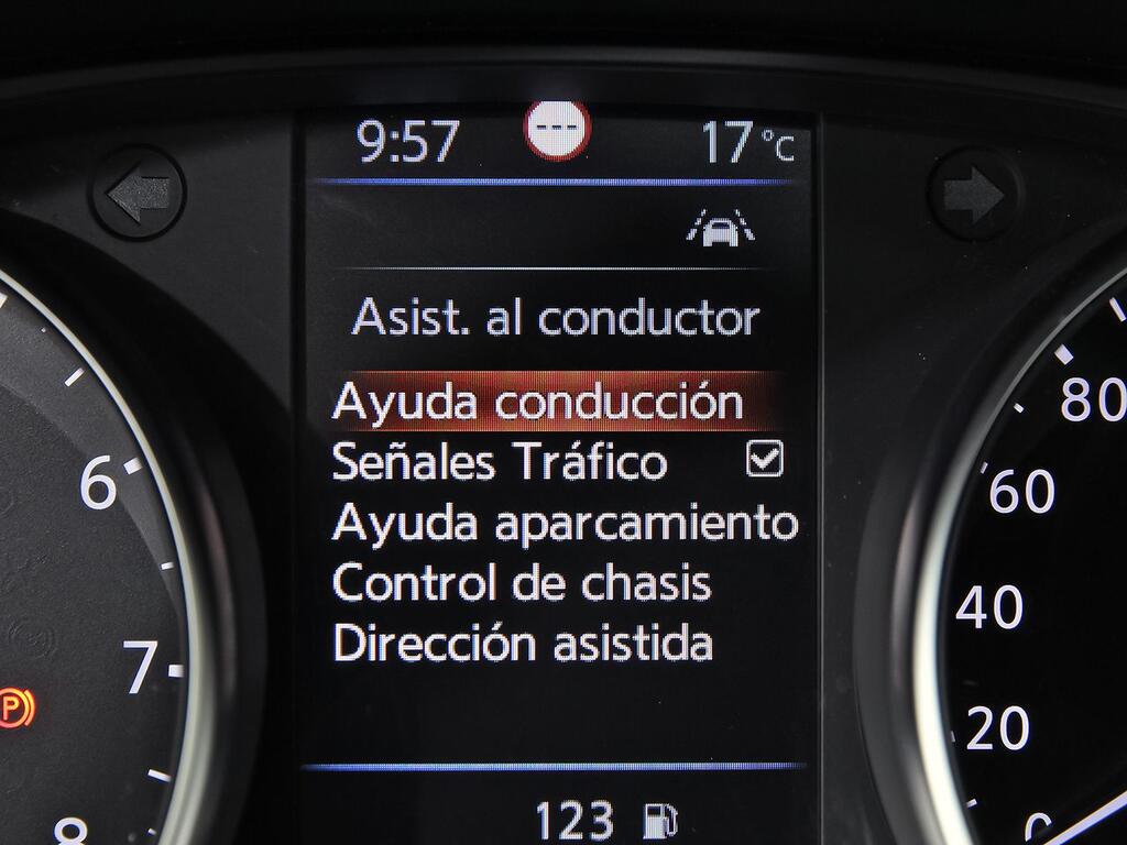 Nissan Qashqai DIG-T 103 kW (140 CV) E6D N-CONNECTA 22
