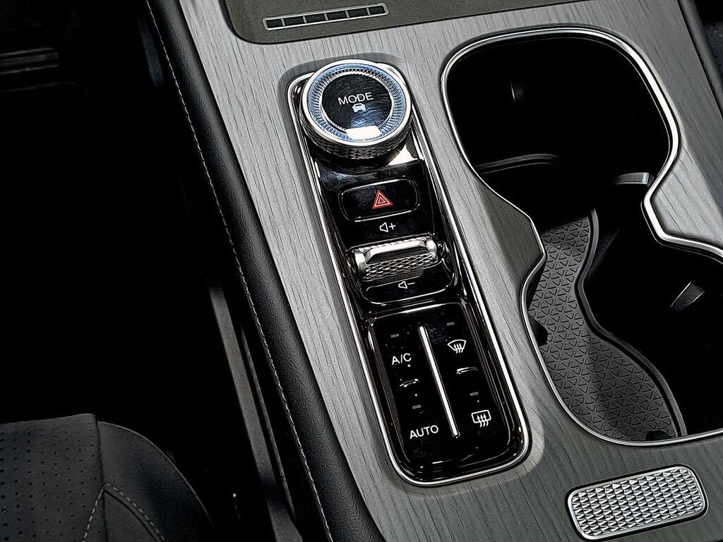 Ebro S800 1.6 TGDI Luxury 7 DCT 32