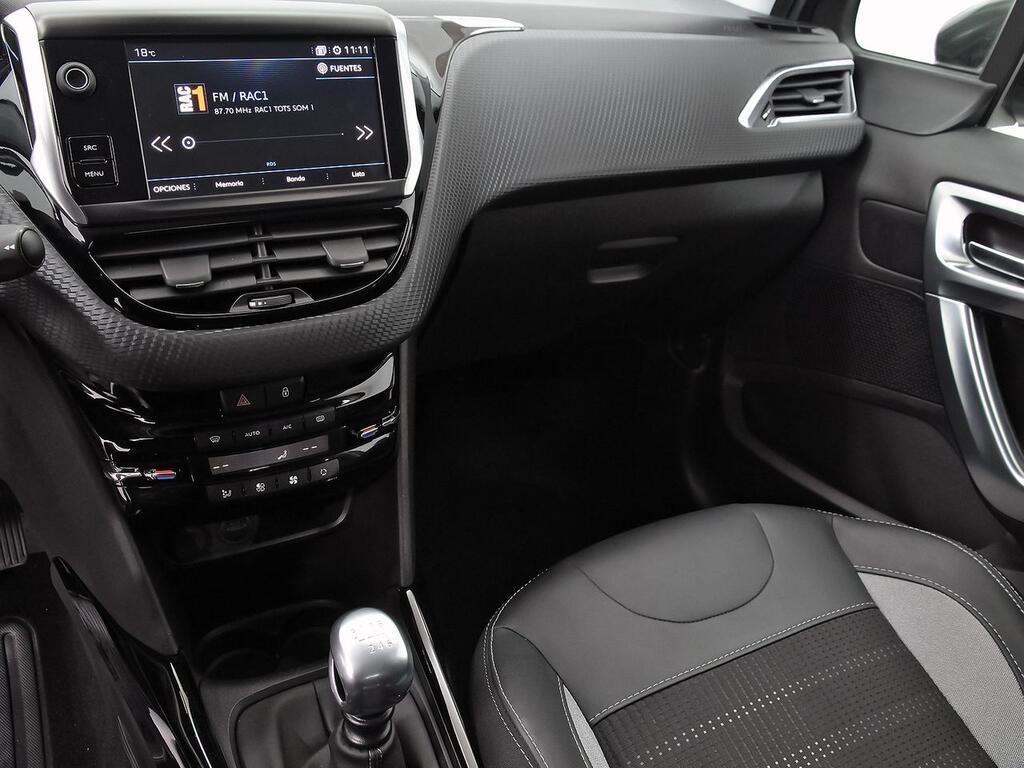 Peugeot 2008 Allure 1.2 PureTech 96KW (130CV) 9