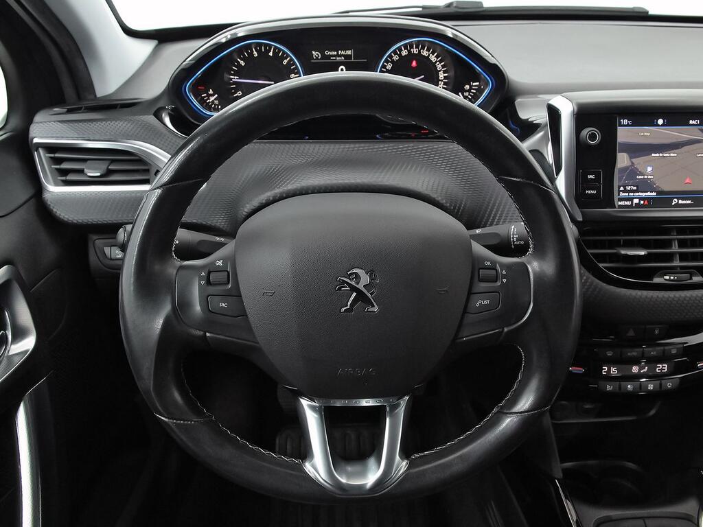 Peugeot 2008 Allure 1.2 PureTech 96KW (130CV) 17