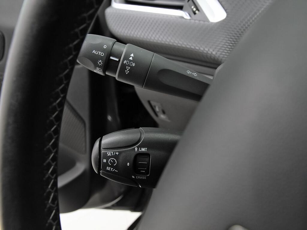 Peugeot 2008 Allure 1.2 PureTech 96KW (130CV) 13