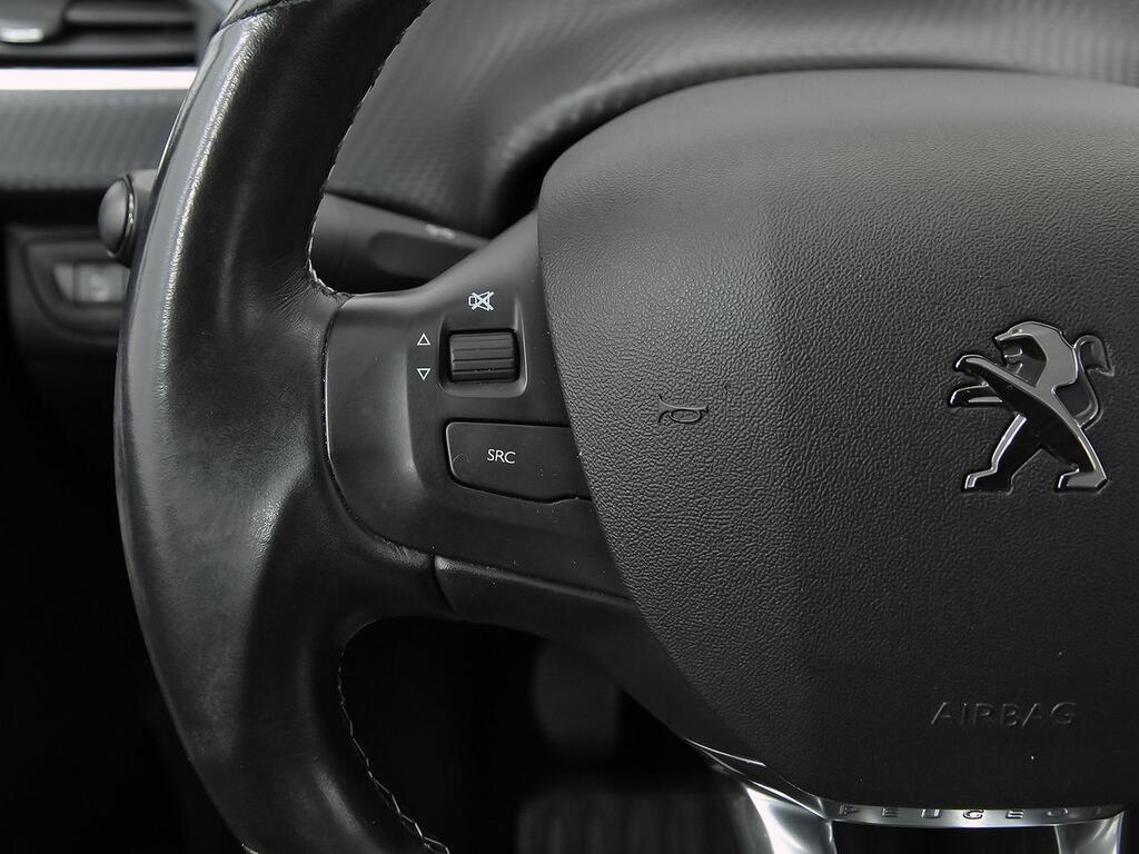 Peugeot 2008 Allure 1.2 PureTech 96KW (130CV) 15