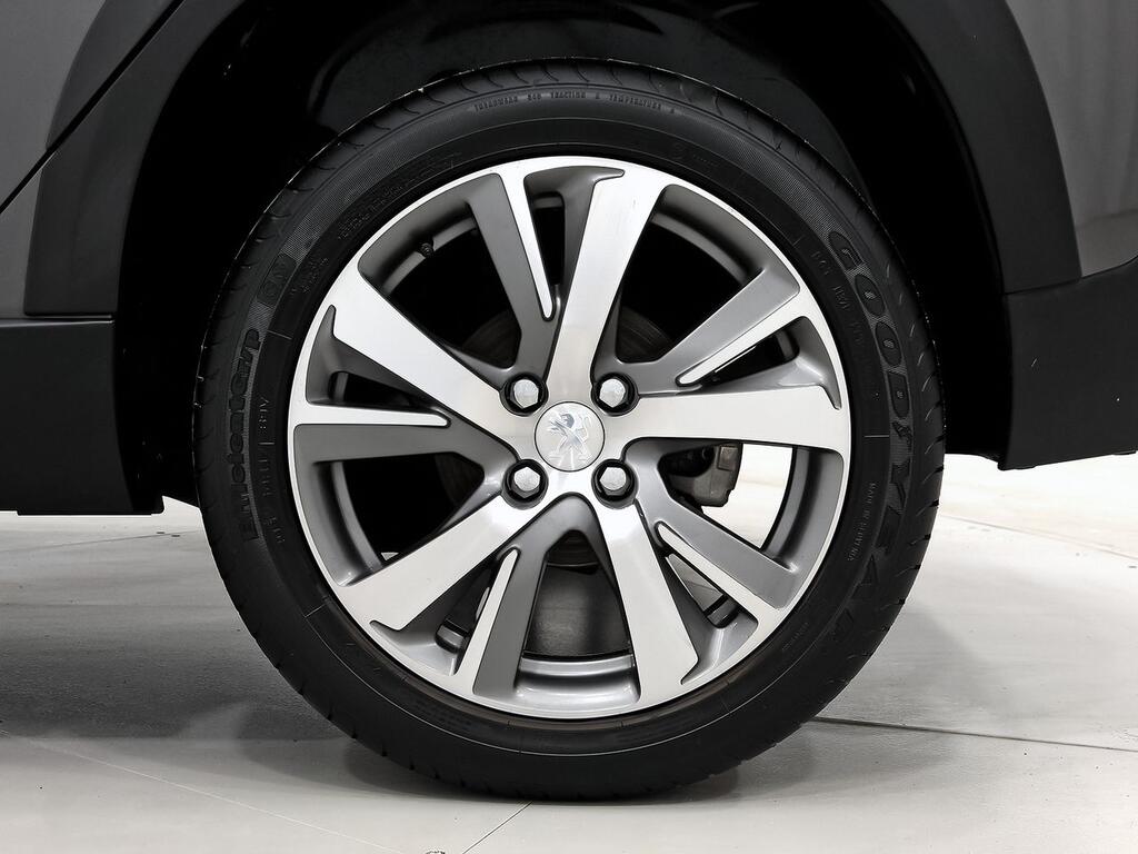 Peugeot 2008 Allure 1.2 PureTech 96KW (130CV) 8