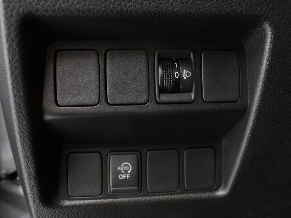 Nissan Qashqai DIG-T 103 kW (140 CV) E6D ACENTA 11