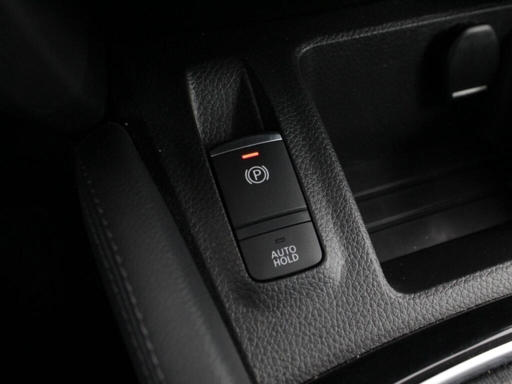 Nissan Qashqai DIG-T 103 kW (140 CV) E6D ACENTA 17