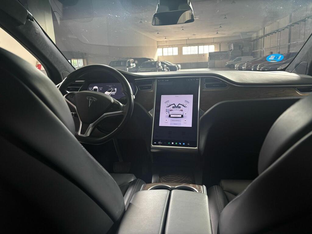 Tesla Model X 75D 4WD 12