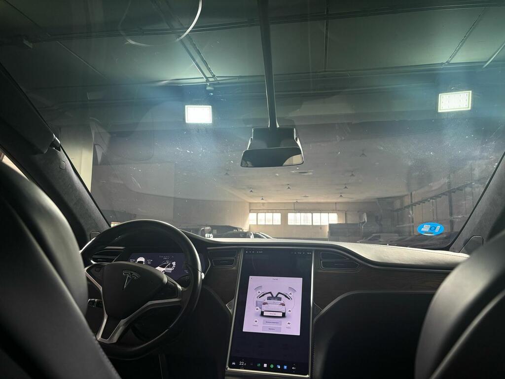 Tesla Model X 75D 4WD 13