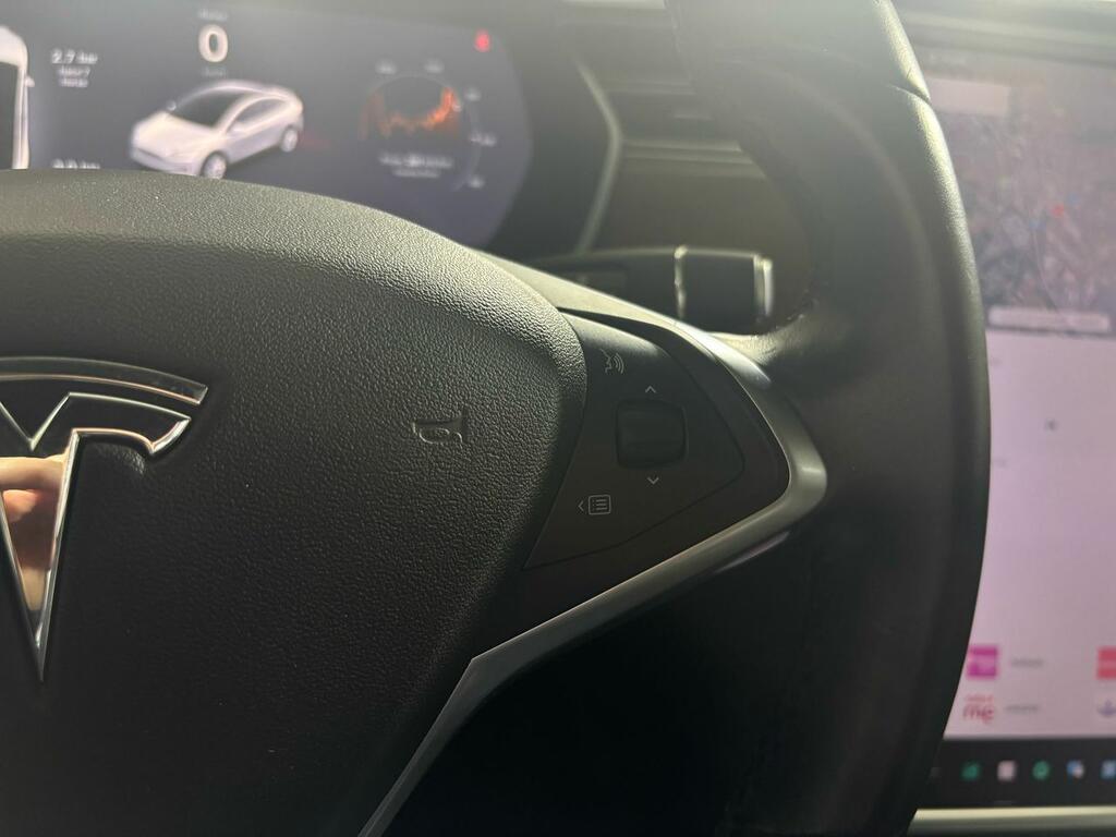 Tesla Model X 75D 4WD 27