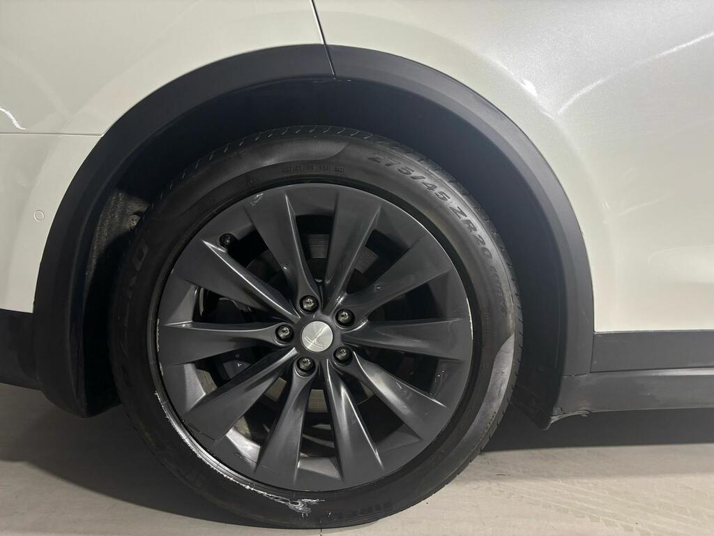 Tesla Model X 75D 4WD 9