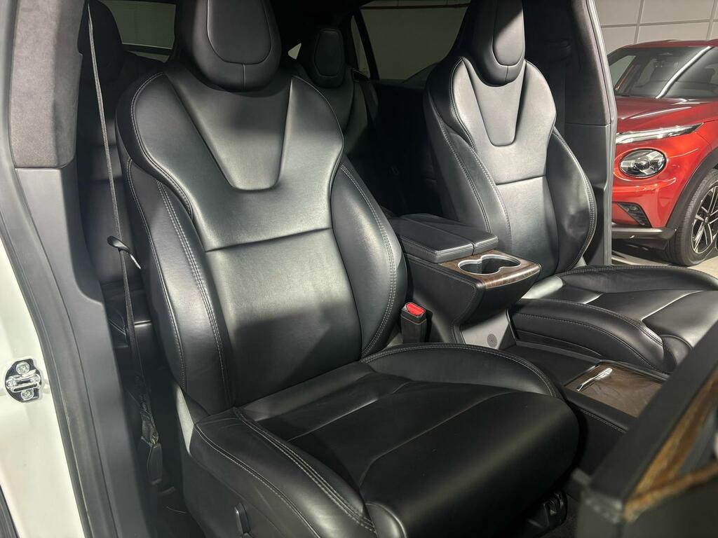 Tesla Model X 75D 4WD 23