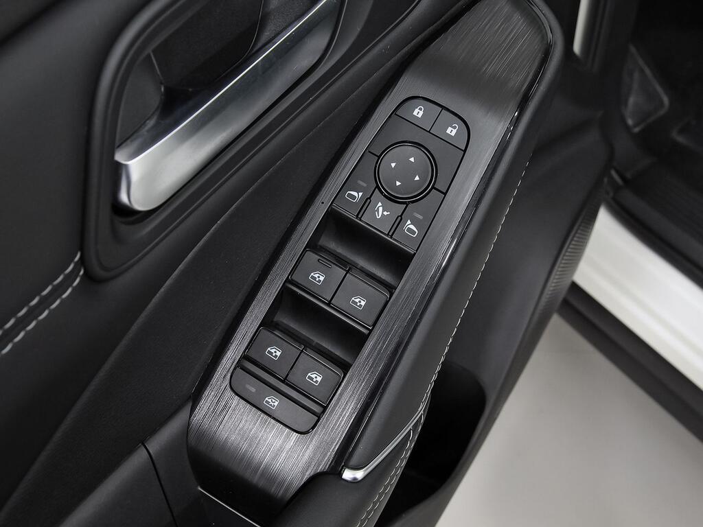 Nissan Qashqai DIG-T 116kW Xtronic N-Connecta 12