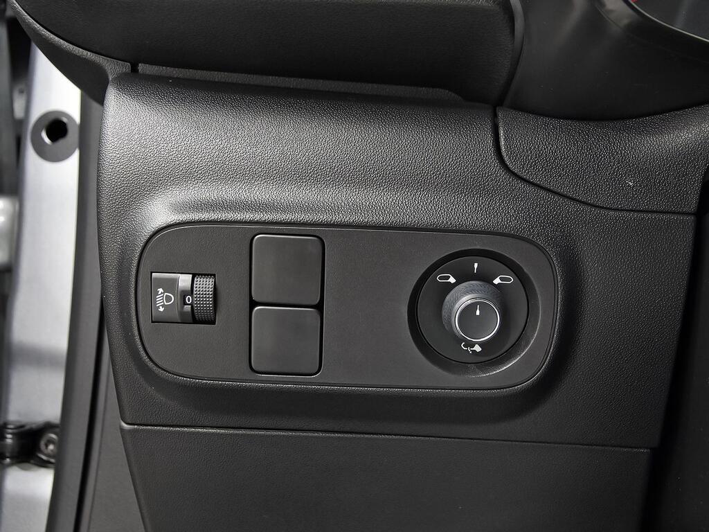 Citroën C3 PureTech 60KW (83CV) C-Series 13