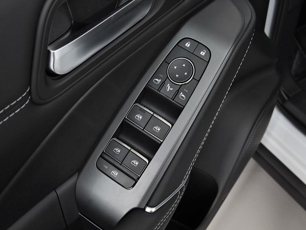 Nissan Qashqai E-POWER 140 KW (190 CV) N-Connecta 12