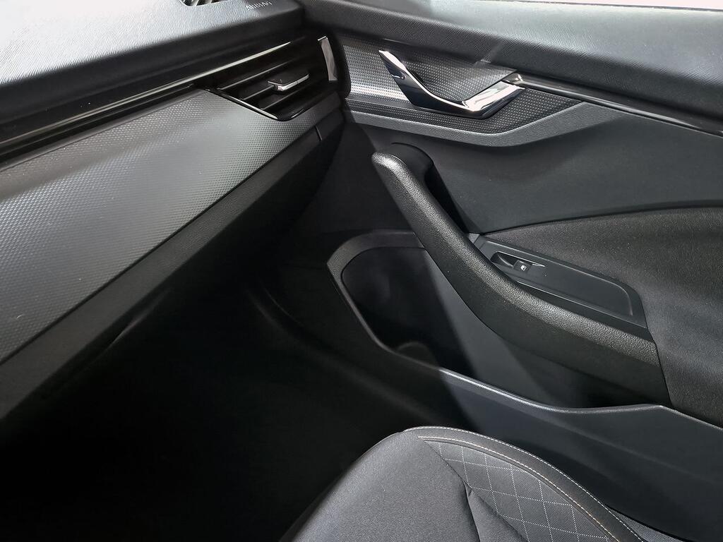 Skoda Kamiq 1.0 TSI 81kW (110CV) DSG Scout 28