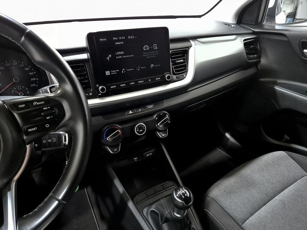 Kia Stonic 1.2 DPi 62kW (84CV) Concept 21