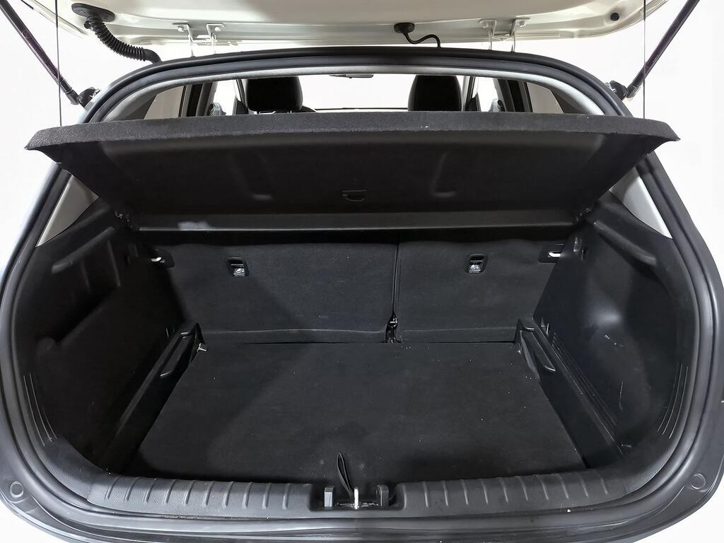 Kia Stonic 1.2 DPi 62kW (84CV) Concept 9