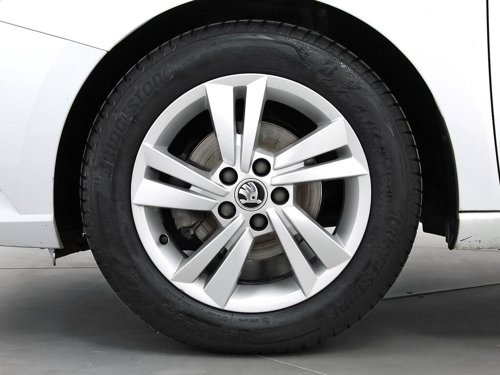 Skoda Fabia 1.0 TSI 70KW (95cv) Ambition Plus 8