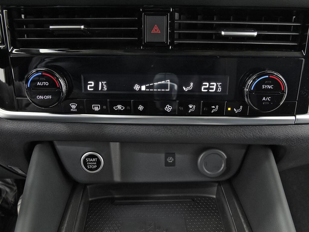 Nissan Qashqai DIG-T 103kW N-Connecta 32