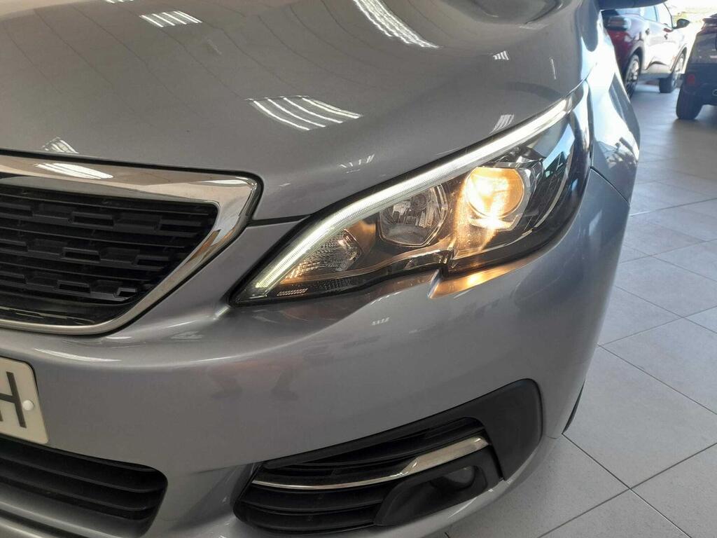 Peugeot 308 W Active Pack BlueHDi 100 S&S 31