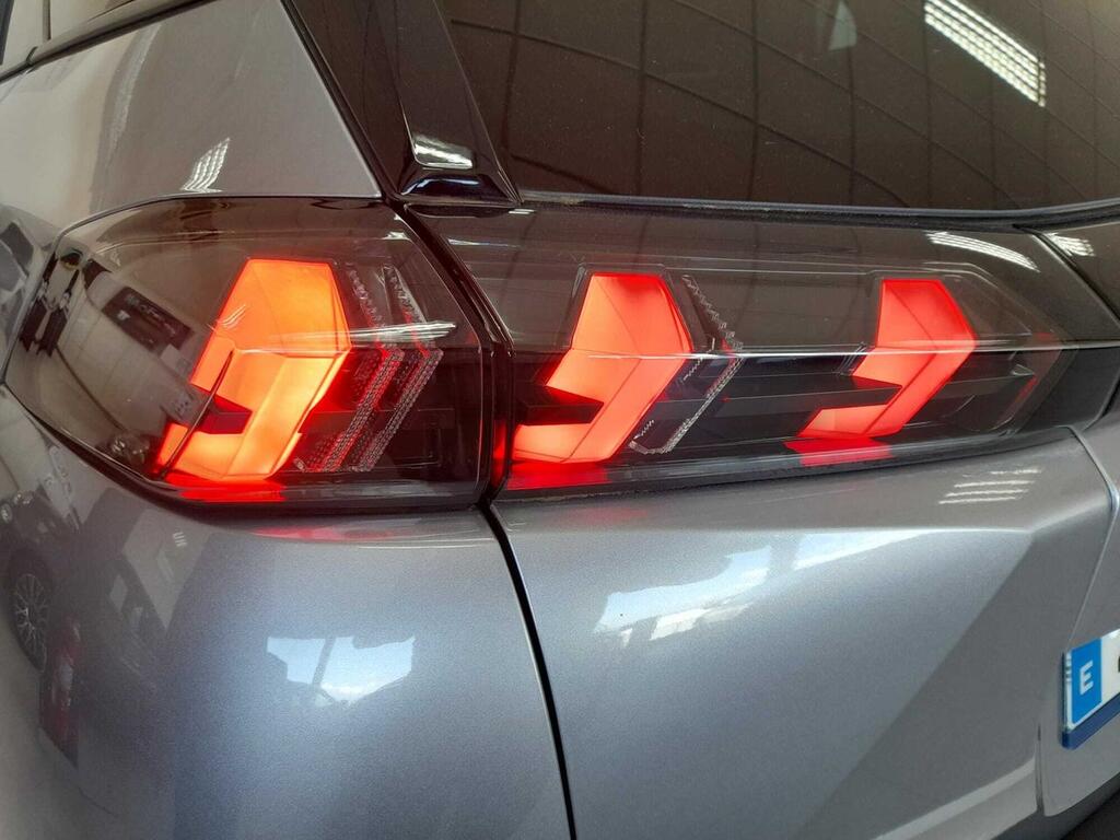 Peugeot 2008 Allure Puretech 100 S&S 6 Vel. MAN 17