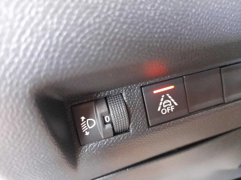 Peugeot 2008 Allure Puretech 100 S&S 6 Vel. MAN 31