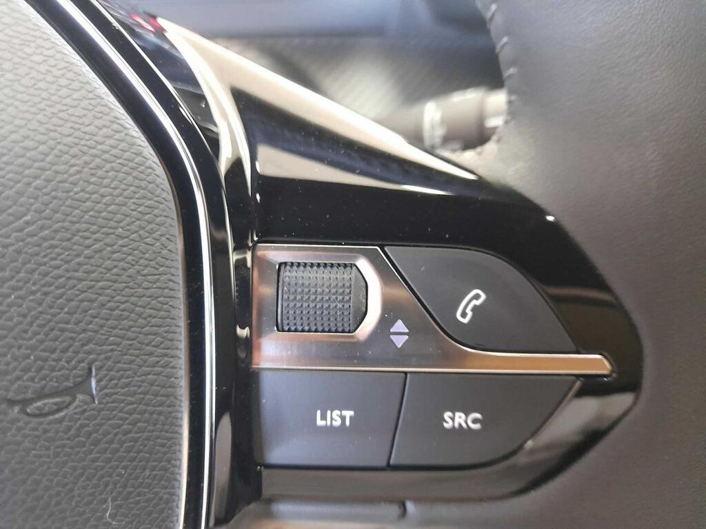 Peugeot 2008 Allure Puretech 100 S&S 6 Vel. MAN 21