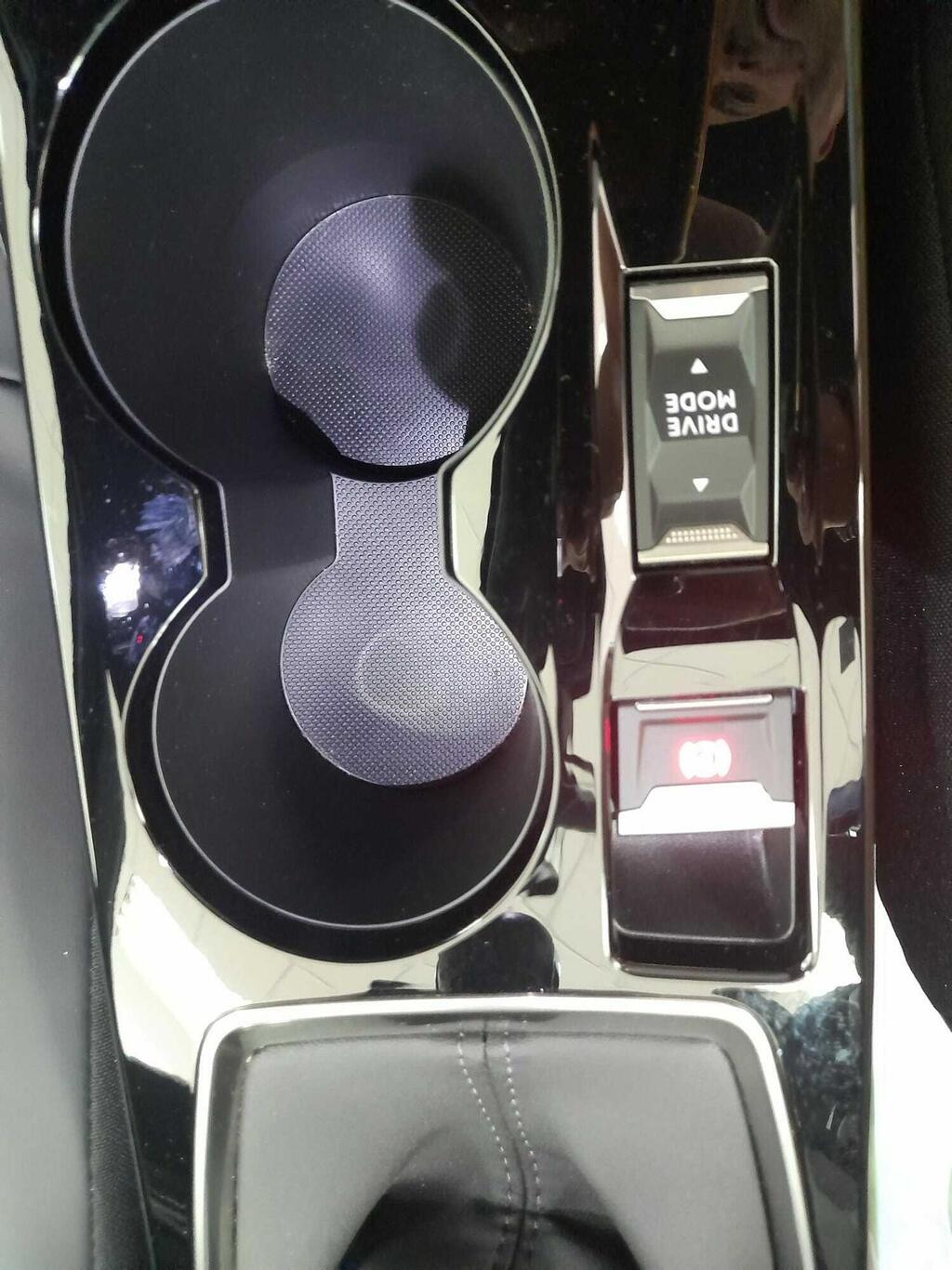 Peugeot 2008 Allure Puretech 100 S&S 6 Vel. MAN 22