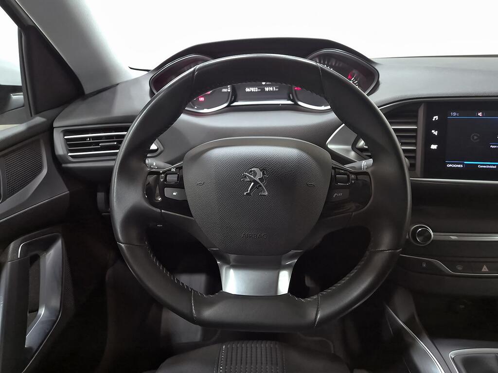 Peugeot 308 5P Allure Pack BlueHDi 130 S&S MAN 17